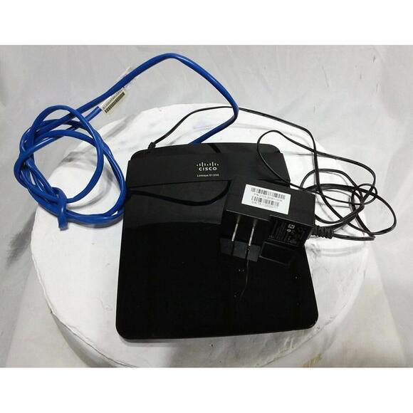 Cisco Linksys E1200 4-Port Gigabit Ethernet Dual-Band Wireless Router & Adapter - Picture 1 of 3